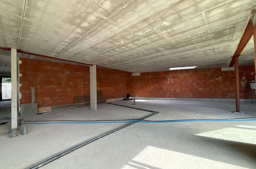 Handel-kantoor-opbrengst te huur in OPWIJK