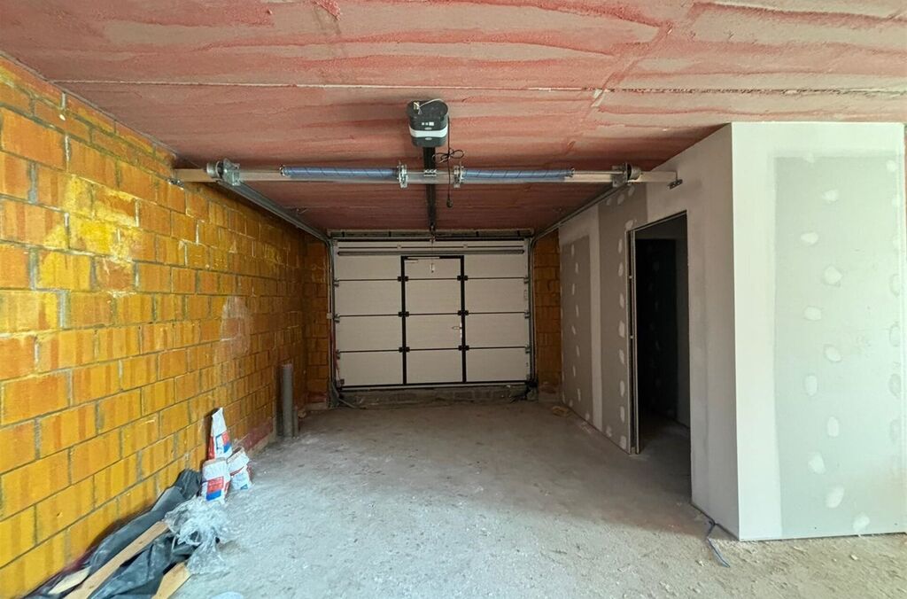 Handel-kantoor-opbrengst te huur in OPWIJK