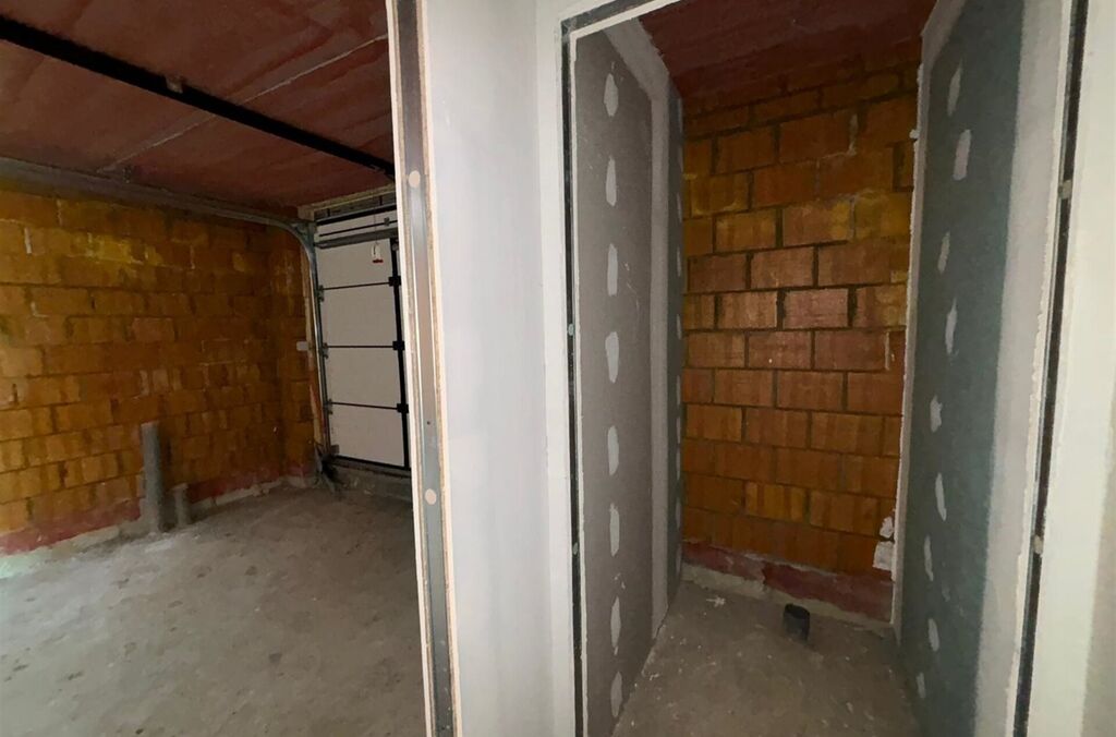 Handel-kantoor-opbrengst te huur in OPWIJK