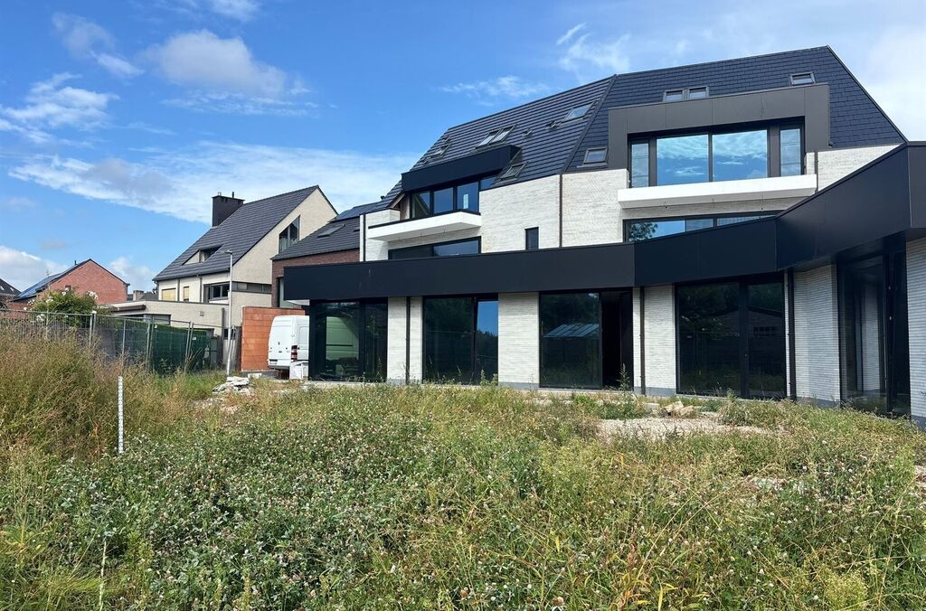 Handel-kantoor-opbrengst te huur in OPWIJK