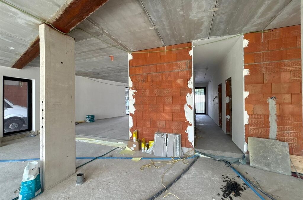 Handel-kantoor-opbrengst te huur in OPWIJK