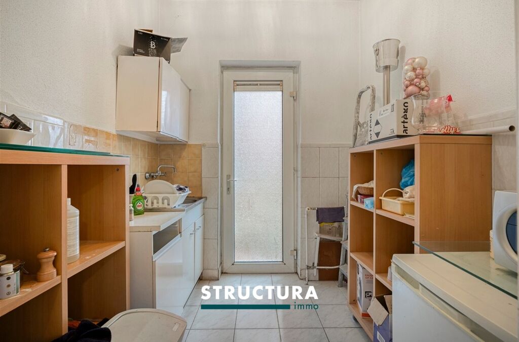 Handel-kantoor-opbrengst te koop in LAKEN (BRU.)