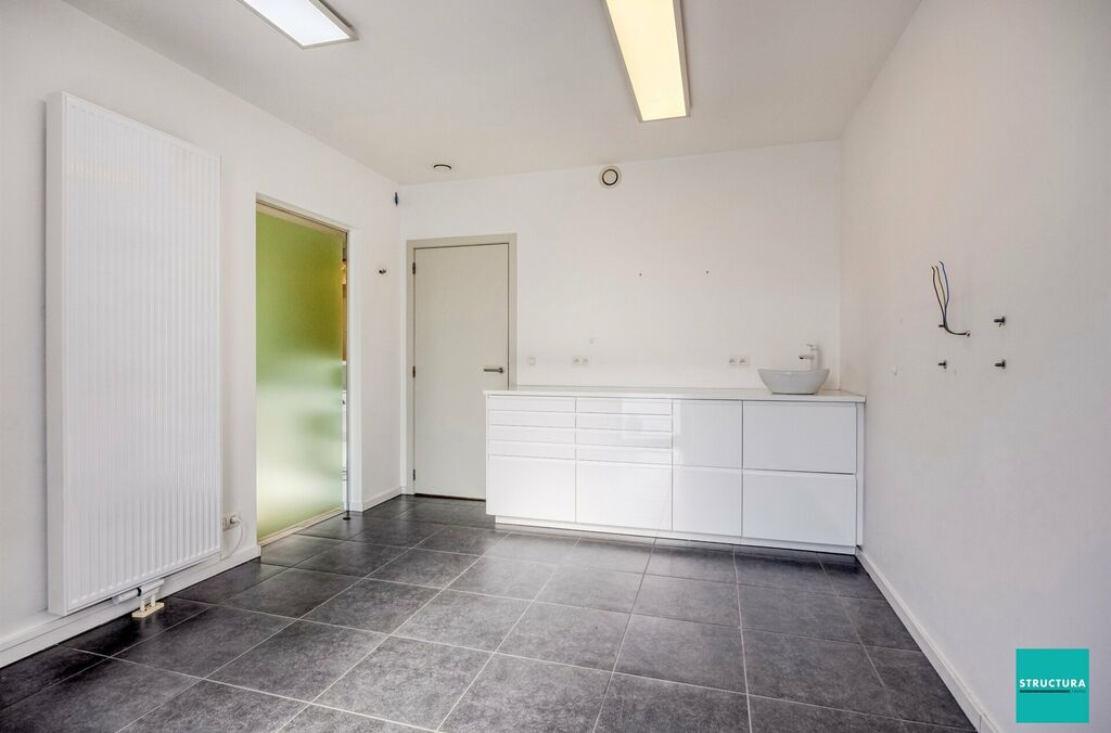 Handel-kantoor-opbrengst te koop in MERCHTEM