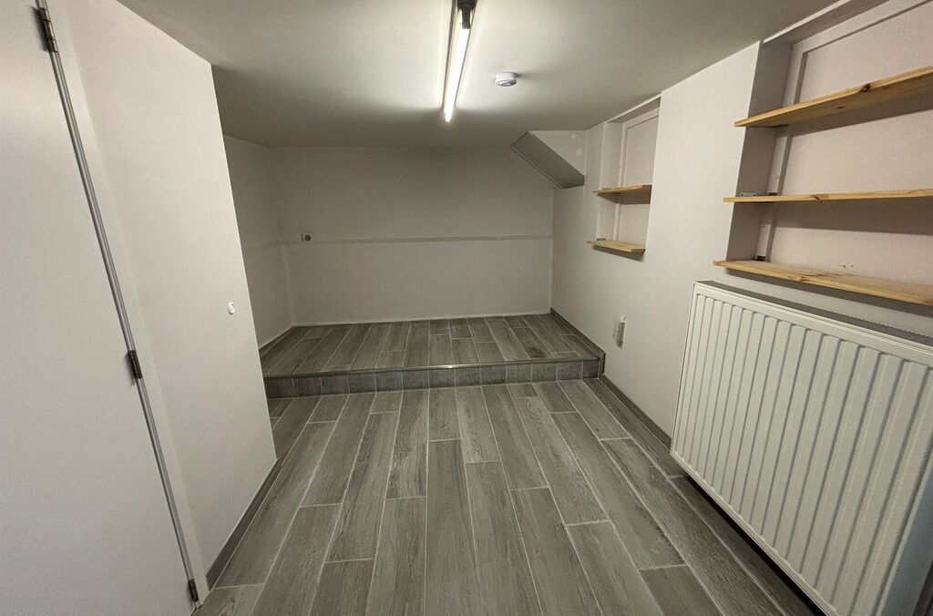 Handelsgelijkvloers te huur in STROMBEEK-BEVER