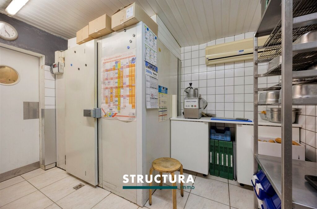 Handelsgelijkvloers te koop in LEBBEKE