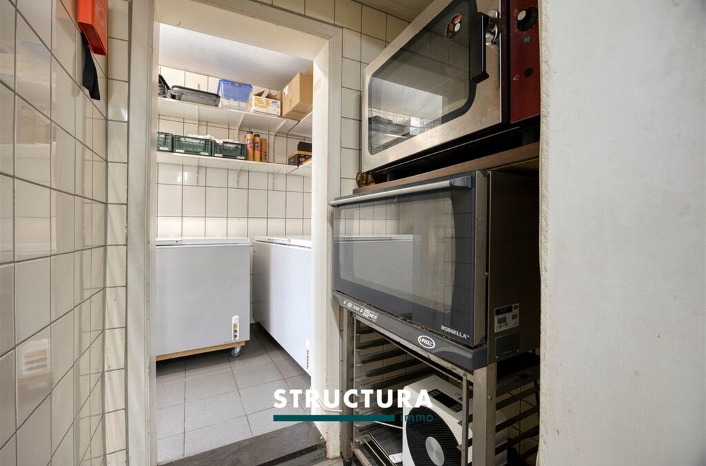 Handelsgelijkvloers te koop in LEBBEKE