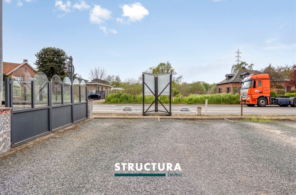 Handelsgelijkvloers te koop in LEBBEKE
