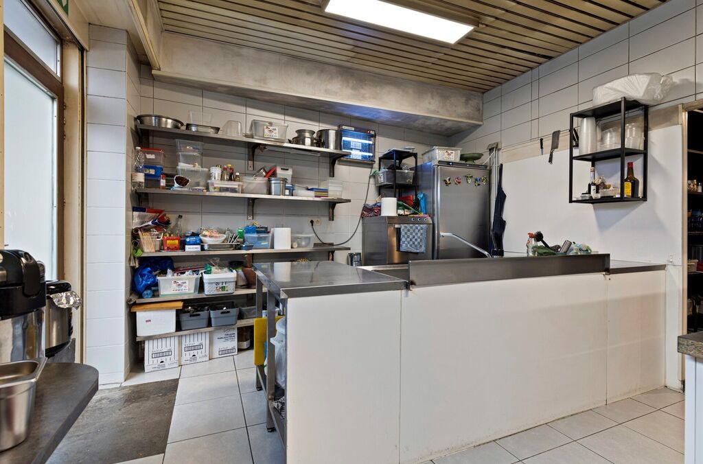 Handelsgelijkvloers te koop in MERCHTEM