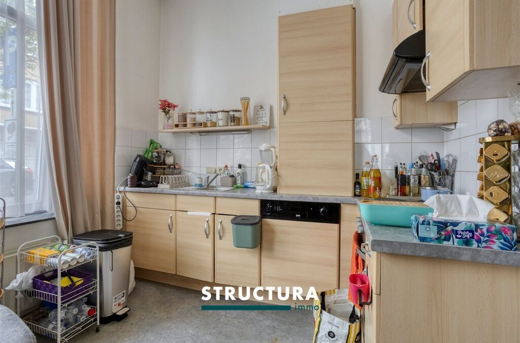 Immeuble de rapport &agrave; vendre &agrave; LAEKEN (BRU.)