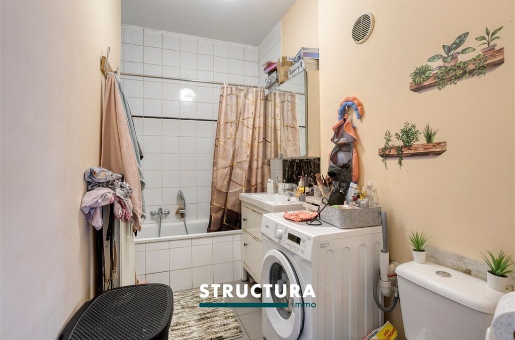 Immeuble de rapport &agrave; vendre &agrave; LAEKEN (BRU.)