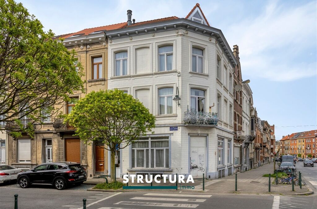 Immeuble de rapport &agrave; vendre &agrave; LAEKEN (BRU.)
