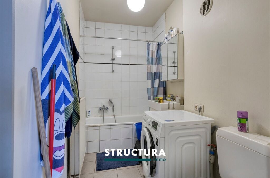 Opbrengsteigendom te koop in LAKEN (BRU.)