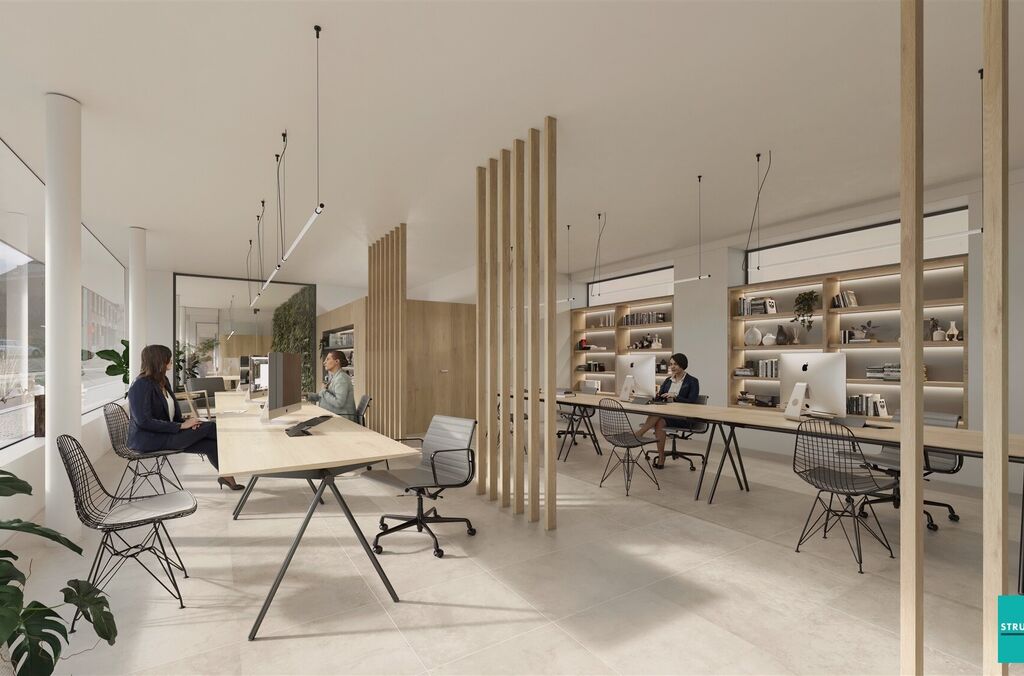 Rez-de-chaussée commercial à vendre à ASSE