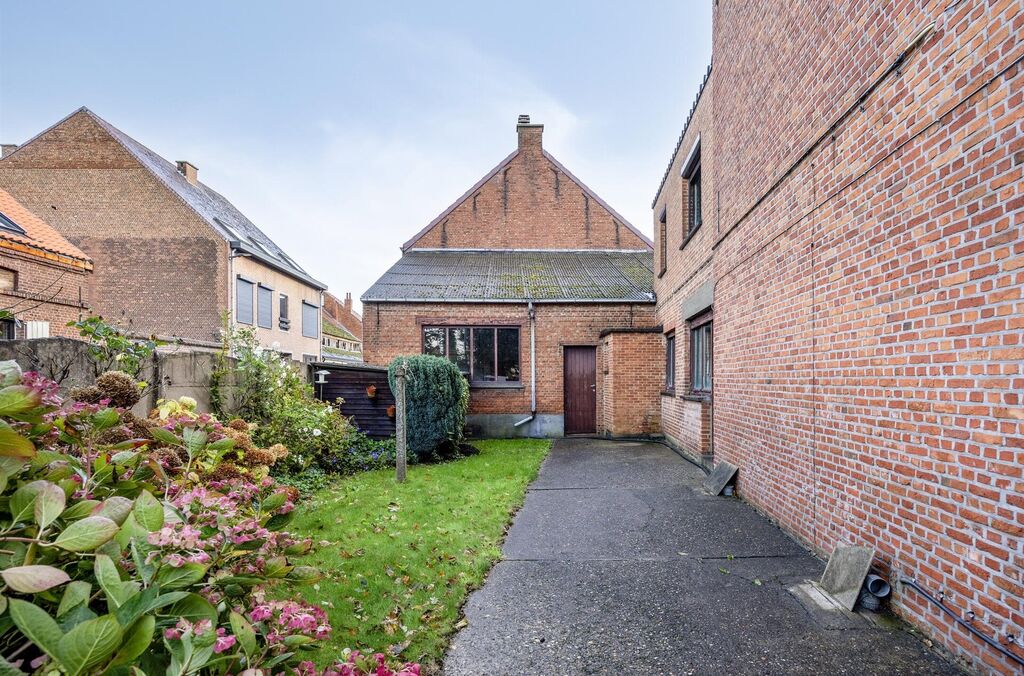 Woning met loods te koop in KAPELLE-OP-DEN-BOS