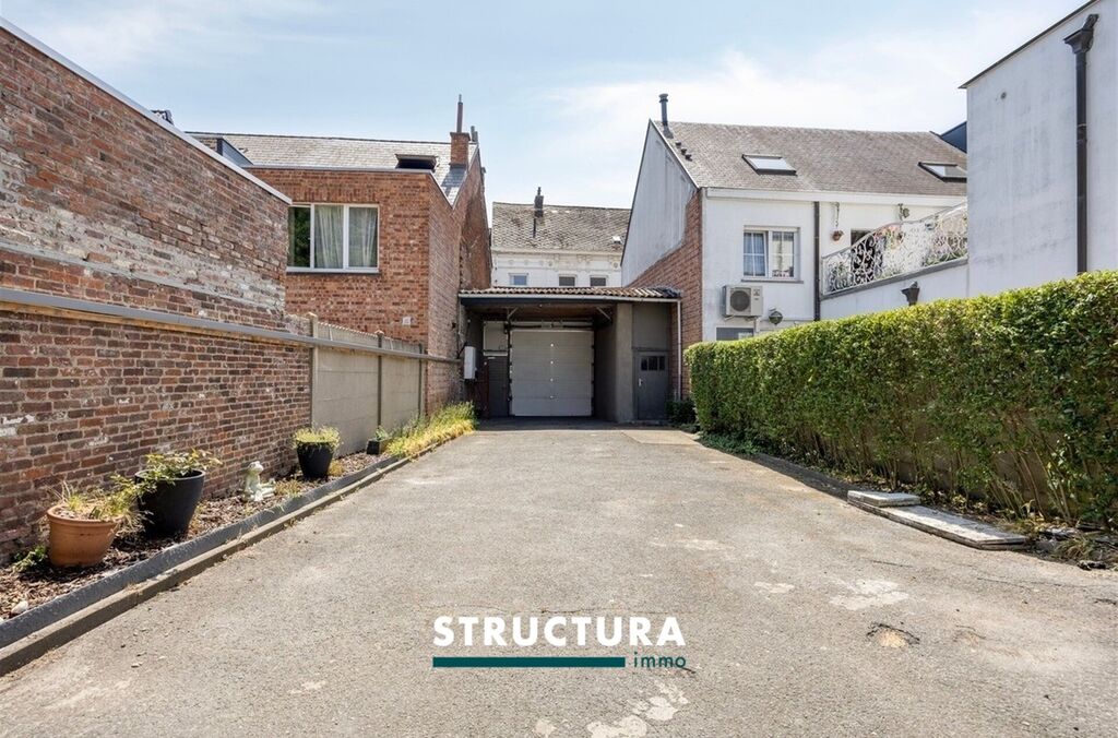 Woning met loods te koop in LEBBEKE