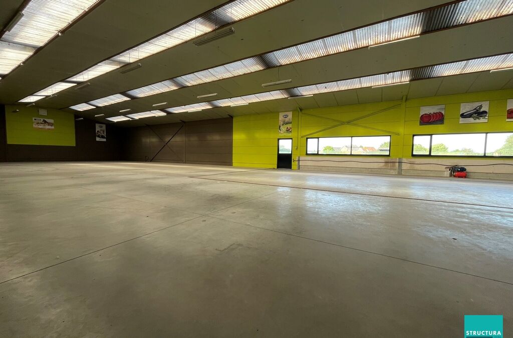 Woning met loods te koop in MERCHTEM