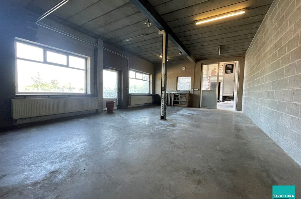 Woning met loods te koop in MERCHTEM