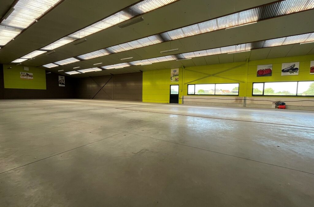 Woning met loods te koop in MERCHTEM