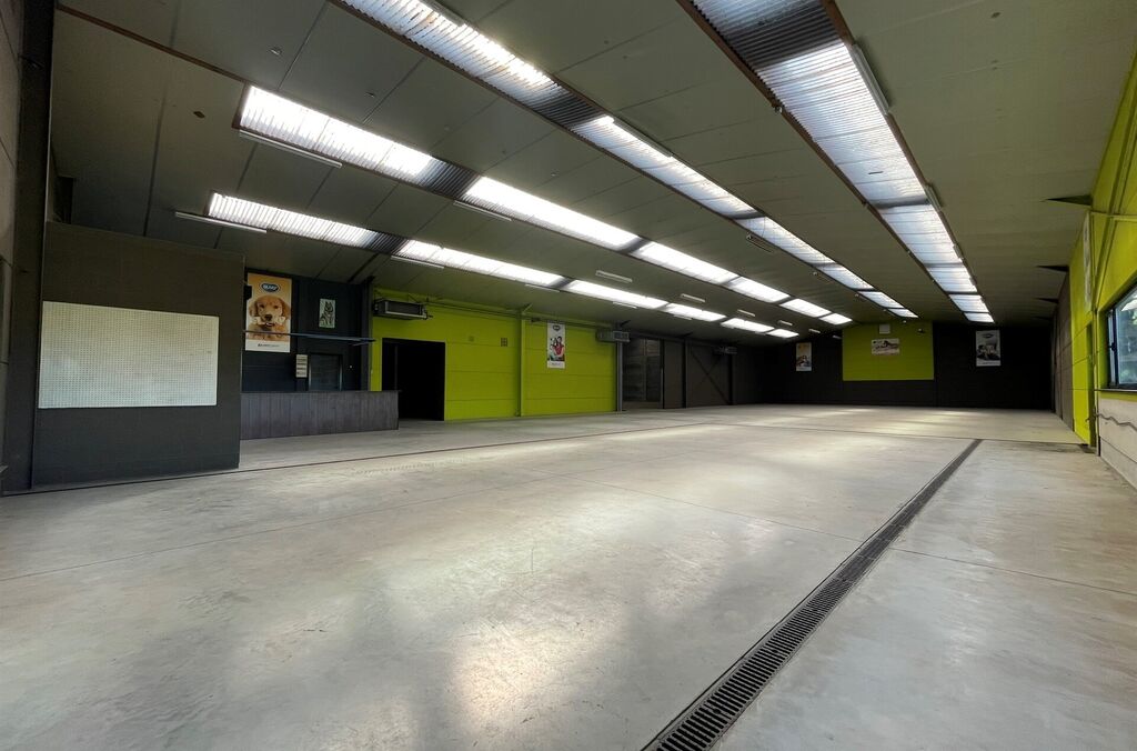 Woning met loods te koop in MERCHTEM