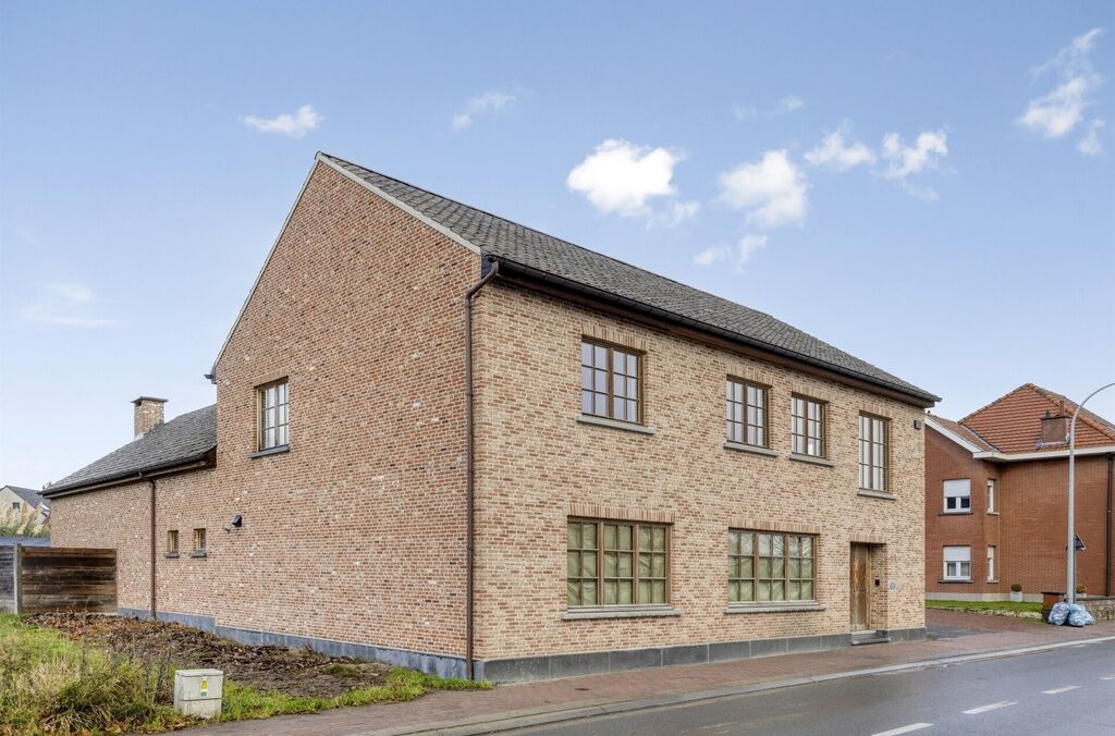 Woning met loods te koop in MERCHTEM