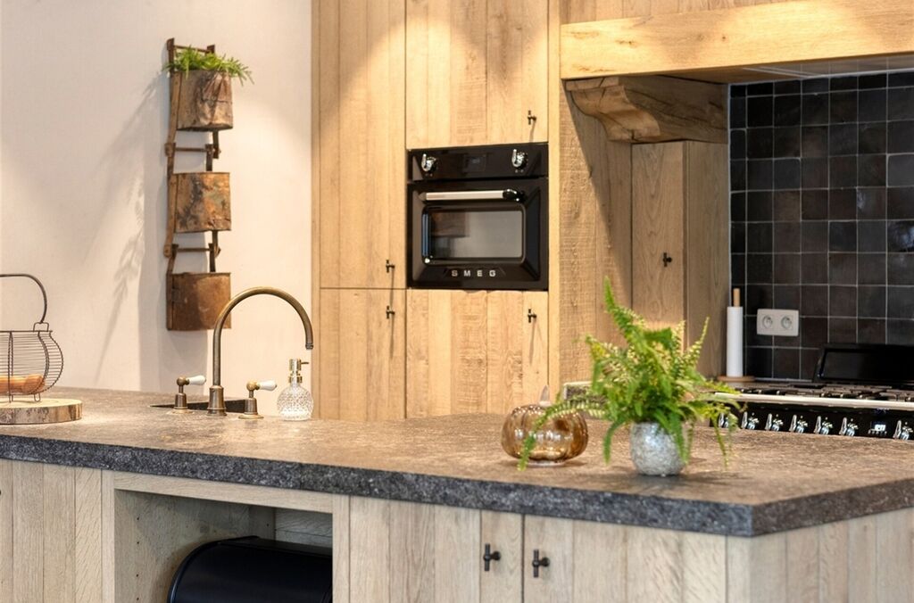 Woning met loods te koop in MERCHTEM