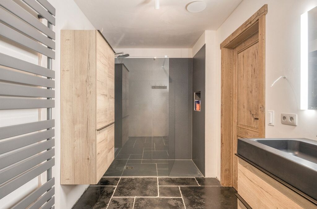 Woning met loods te koop in MERCHTEM