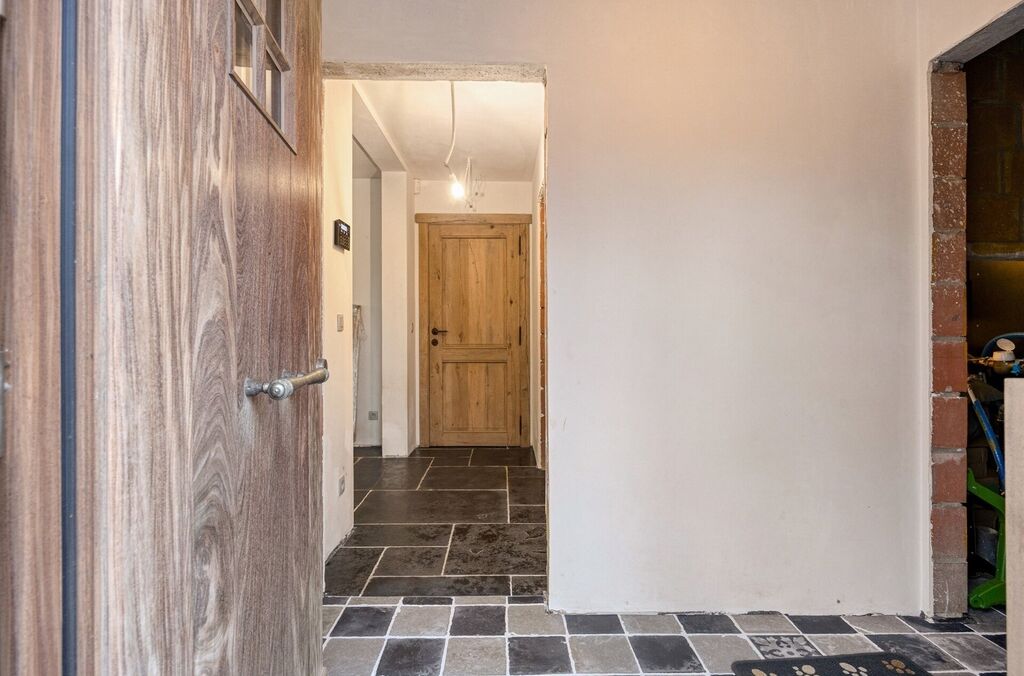 Woning met loods te koop in MERCHTEM