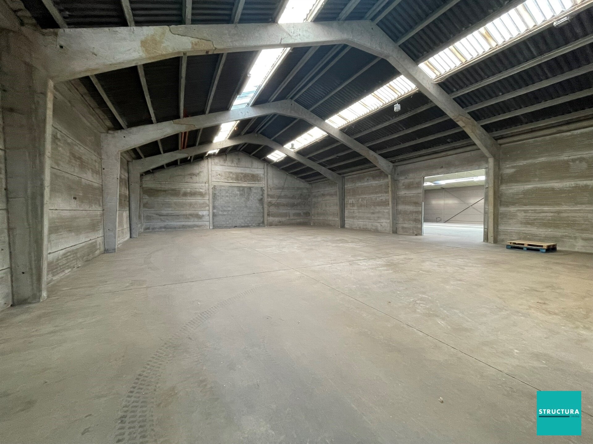 Woning met loods te koop in MERCHTEM