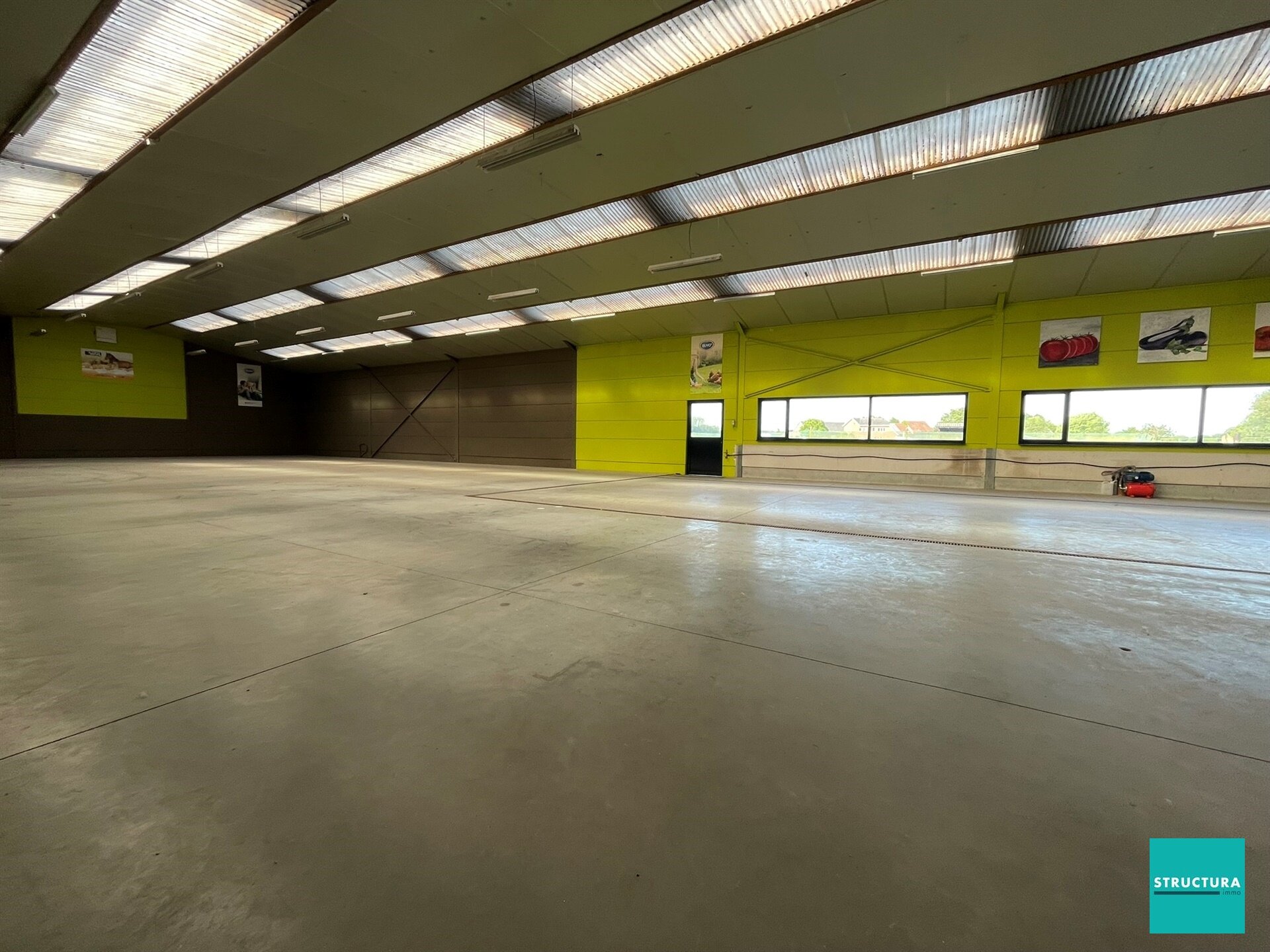 Woning met loods te koop in MERCHTEM